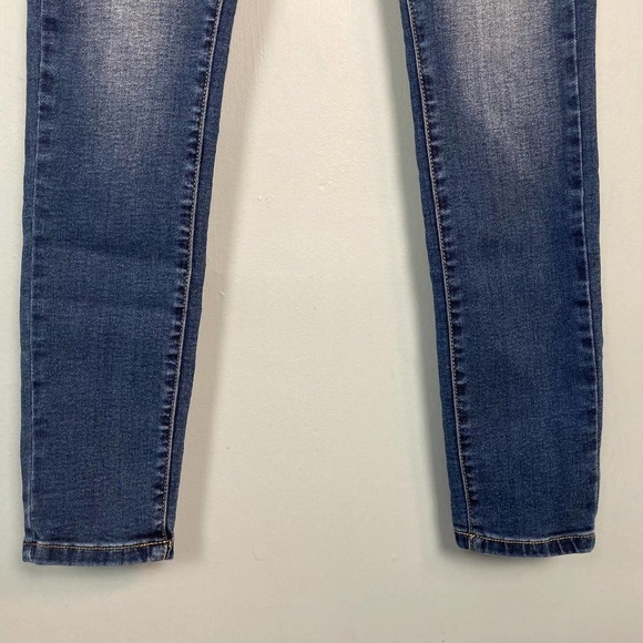 Kancan Mid Rise Skinny Stretch Jeans Size 26 Medium Wash Style KC6009GD Cut 5027 - Picture 3 of 12